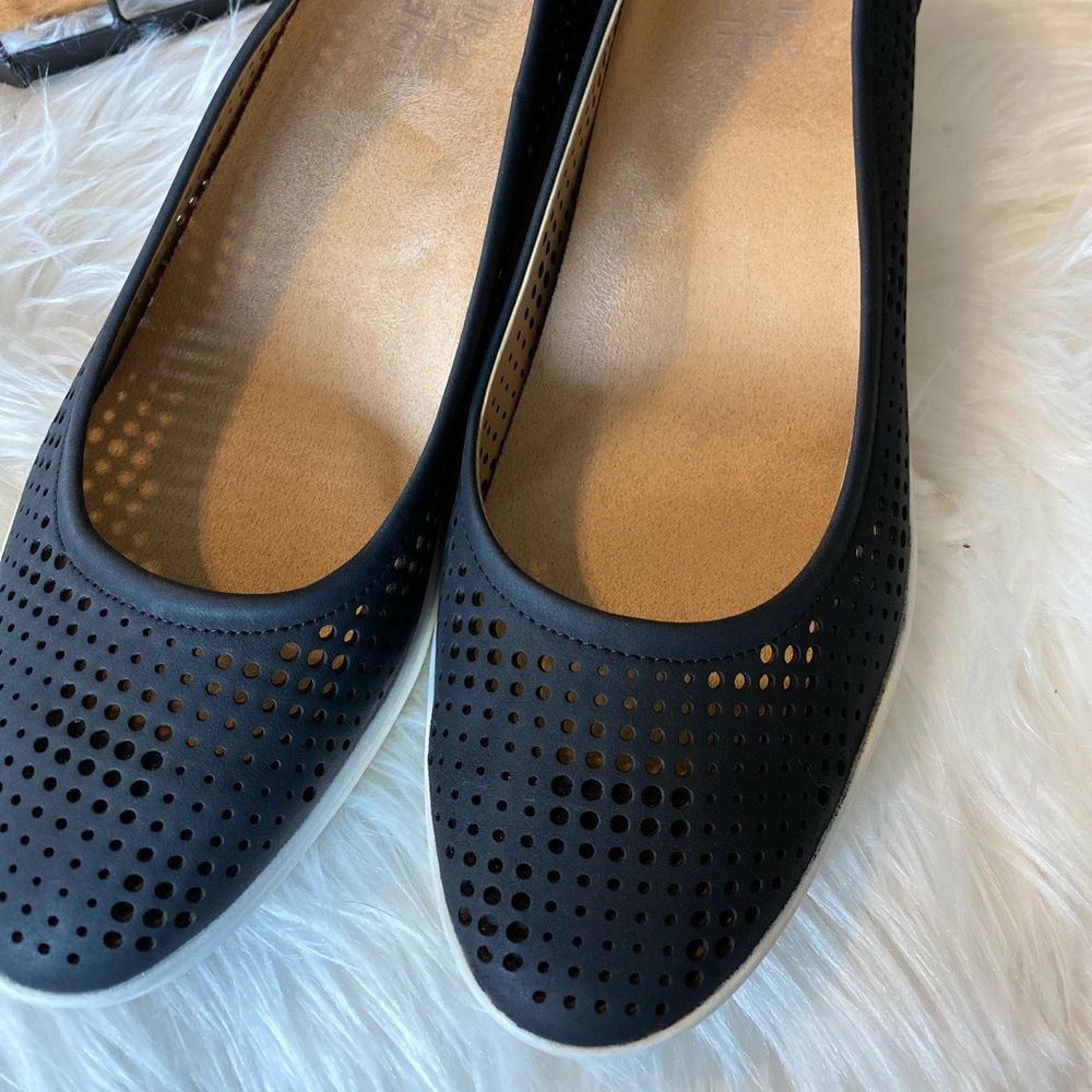 Brand new Naturalizer platform slide ons - Picture 4 of 6